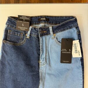Woman jeans size small ,new with the tag,Flare style